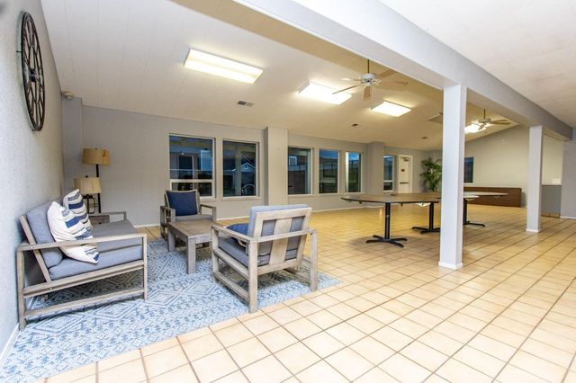 2204 Camborne Dr, Modesto, CA 95356