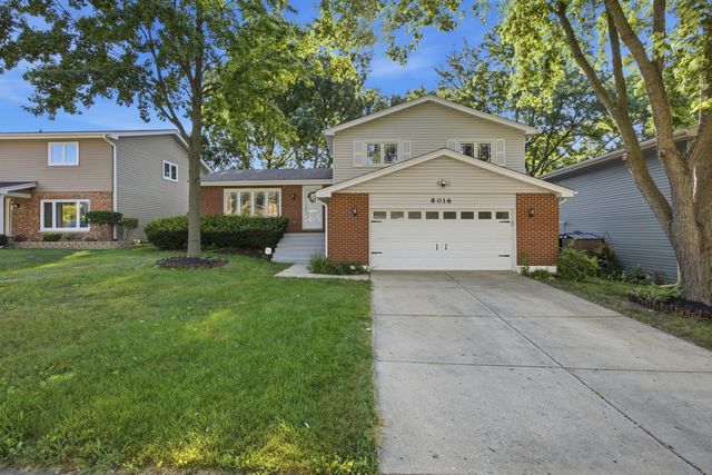 8016 Geneva Street, Woodridge, IL 60517