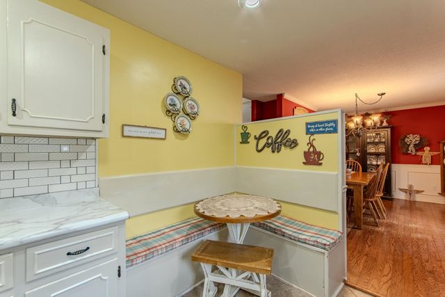 313 COUNTRY CLUB LN, Selmer, TN 38375