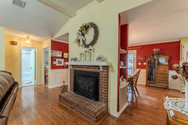 313 COUNTRY CLUB LN, Selmer, TN 38375