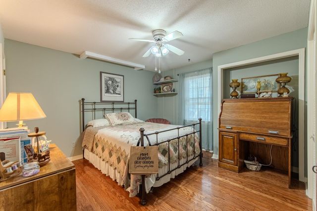 313 COUNTRY CLUB LN, Selmer, TN 38375