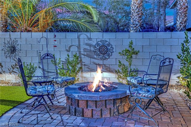 8905 Goldstone Avenue, Las Vegas, NV 89143