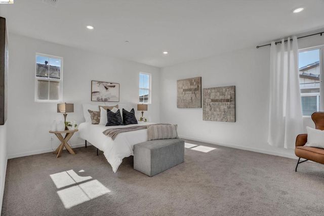 2404 Indigo Dr, Fairfield, CA 94533