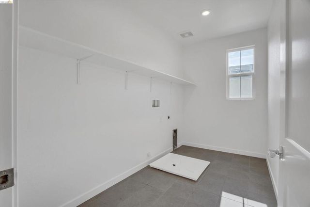 2404 Indigo Dr, Fairfield, CA 94533