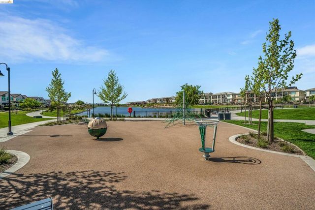 2404 Indigo Dr, Fairfield, CA 94533