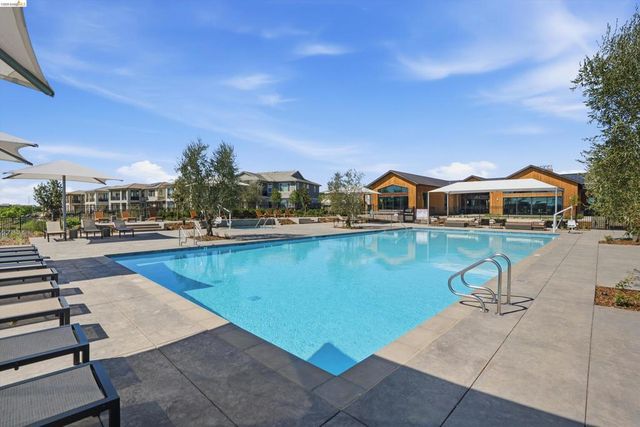 2404 Indigo Dr, Fairfield, CA 94533