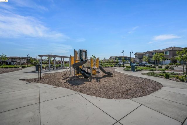 2404 Indigo Dr, Fairfield, CA 94533