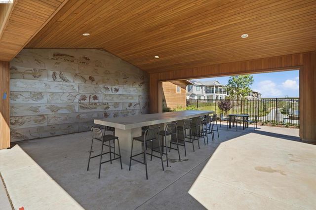 2404 Indigo Dr, Fairfield, CA 94533