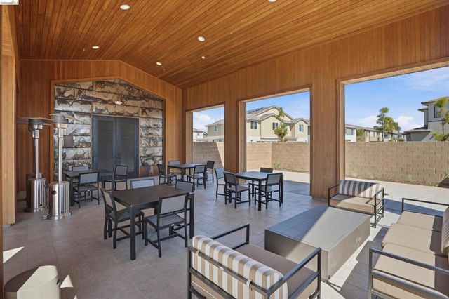 2404 Indigo Dr, Fairfield, CA 94533