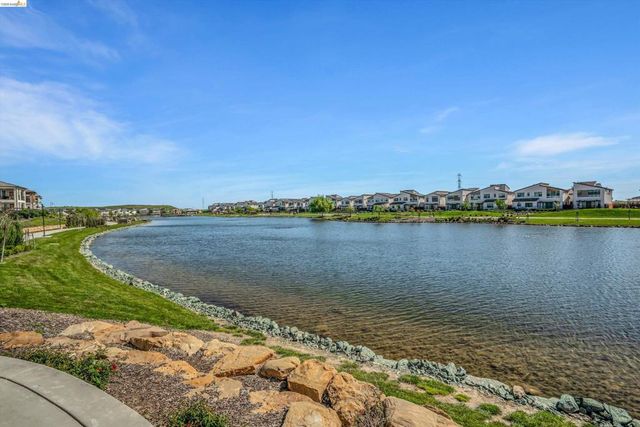 2404 Indigo Dr, Fairfield, CA 94533