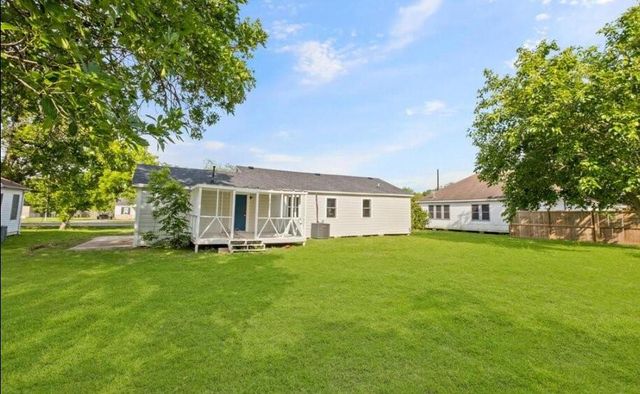 406 San Jacinto Street, La Porte, TX 77571