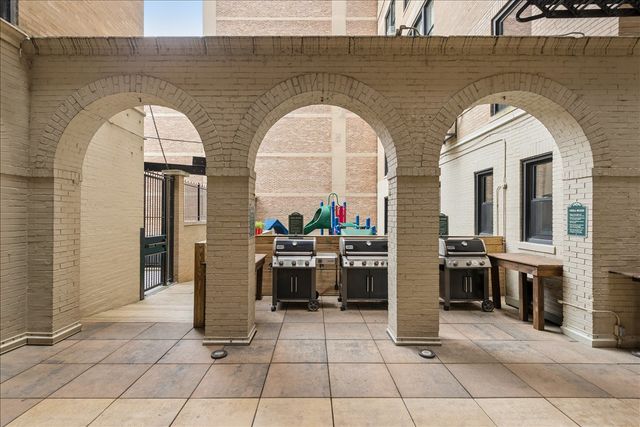 3100 N SHERIDAN Road 10E, Chicago, IL 60657