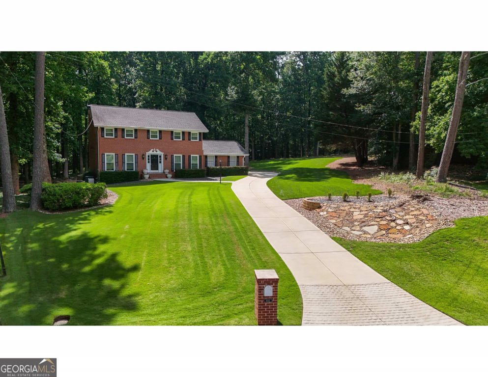 6041 Antebellum Drive, Stone Mountain, GA 30087