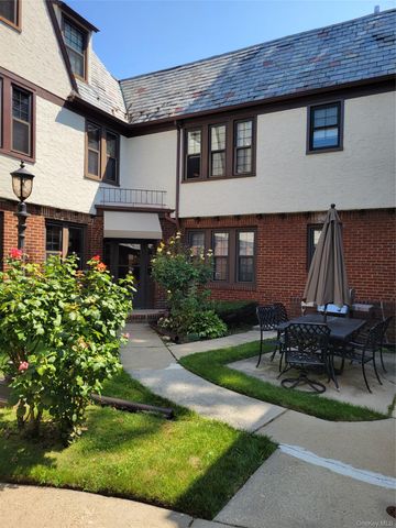 215-05 43rd. Ave B, Bayside, NY 11361