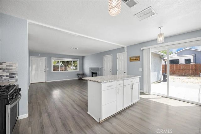 17152 Schollview Avenue, Palmdale, CA 93591