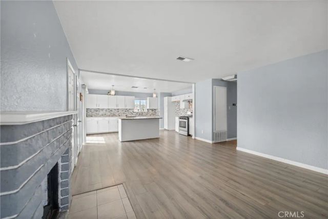 17152 Schollview Avenue, Palmdale, CA 93591