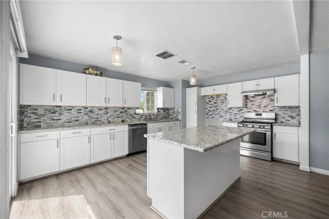 17152 Schollview Avenue, Palmdale, CA 93591