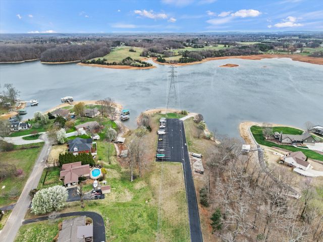 96 Maple Dr, Winchester, TN 37398