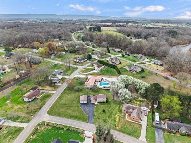 96 Maple Dr, Winchester, TN 37398