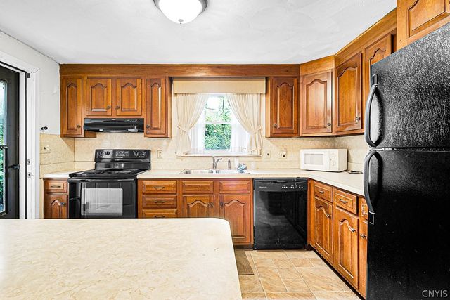 1729 Sherman Drive, New Hartford, NY 13413
