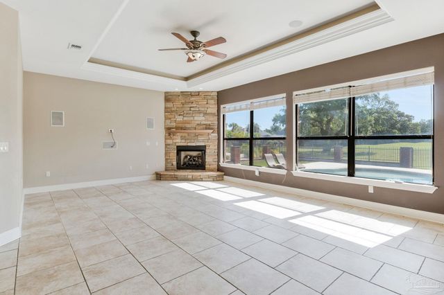 2858 Pga Blvd, Navarre, FL 32566