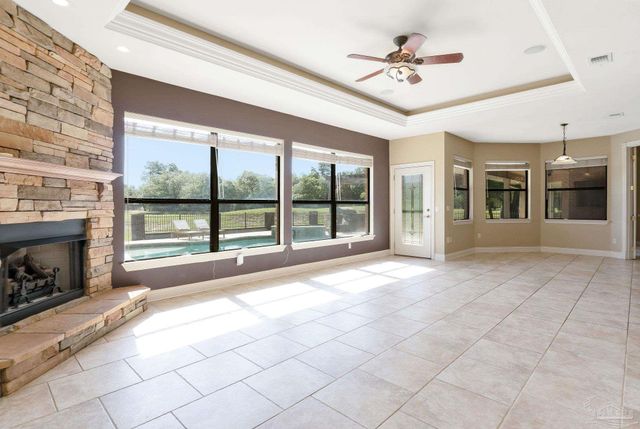 2858 Pga Blvd, Navarre, FL 32566