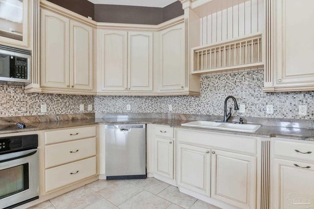 2858 Pga Blvd, Navarre, FL 32566
