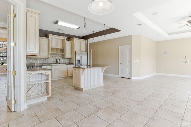 2858 Pga Blvd, Navarre, FL 32566
