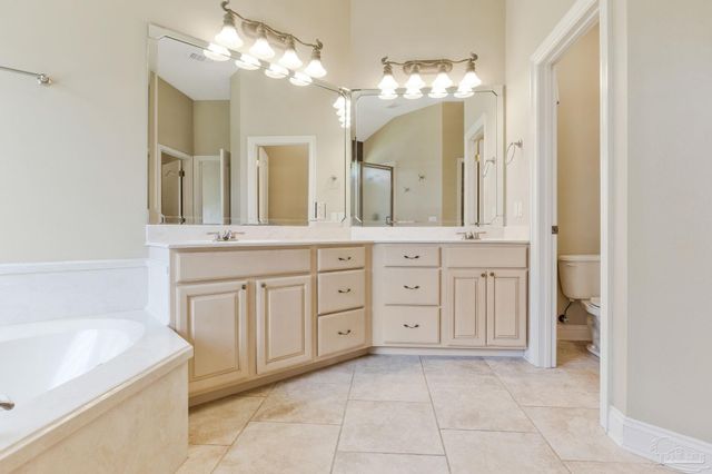 2858 Pga Blvd, Navarre, FL 32566