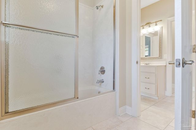 2858 Pga Blvd, Navarre, FL 32566