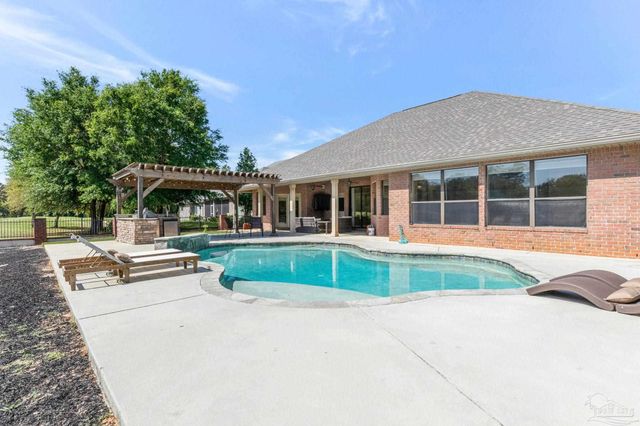 2858 Pga Blvd, Navarre, FL 32566