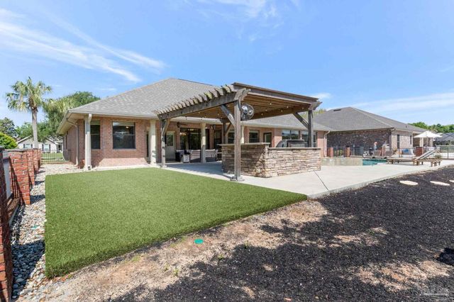 2858 Pga Blvd, Navarre, FL 32566