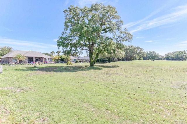 2858 Pga Blvd, Navarre, FL 32566