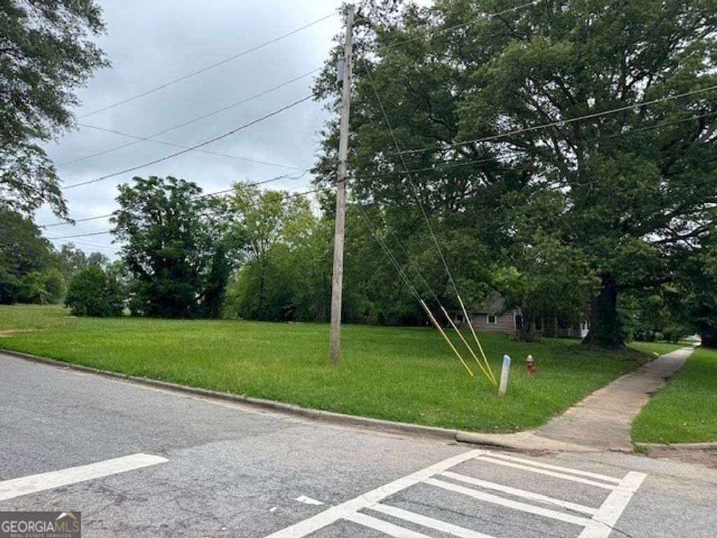 303 E Broadway Street, Griffin, GA 30223