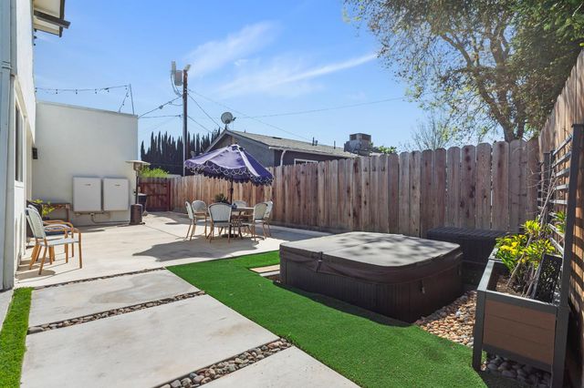 845 N Sunrise Ave, Ripon, CA 95366