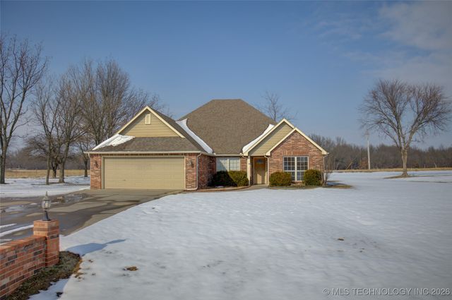 1709 Caddo Street, Oologah, OK 74053