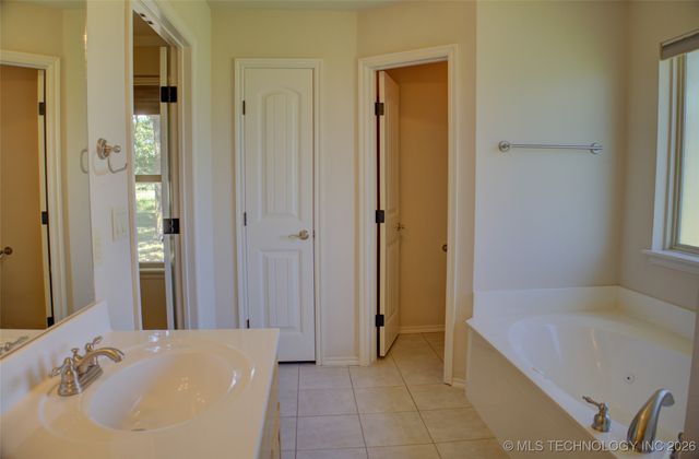 1709 Caddo Street, Oologah, OK 74053