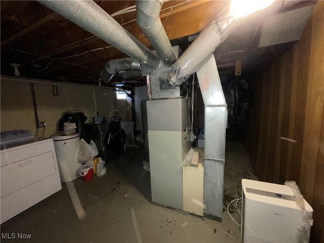 2015 Irene Avenue NE, Warren, OH 44483