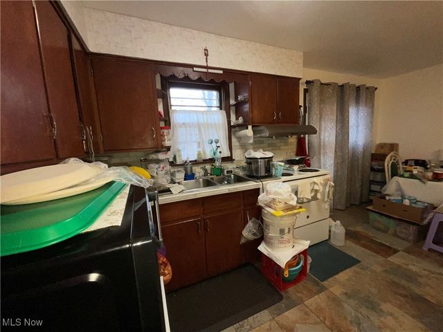 2015 Irene Avenue NE, Warren, OH 44483