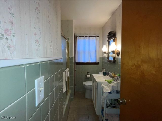 2015 Irene Avenue NE, Warren, OH 44483