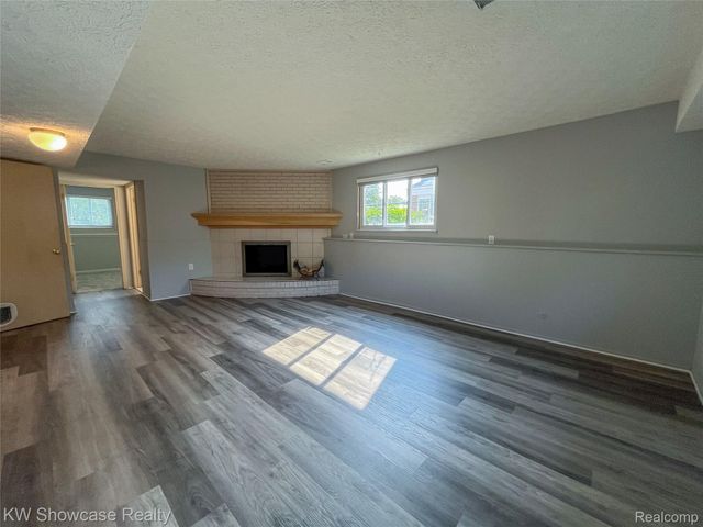 2268 Academy Drive, Troy, MI 48083