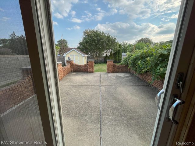 2268 Academy Drive, Troy, MI 48083