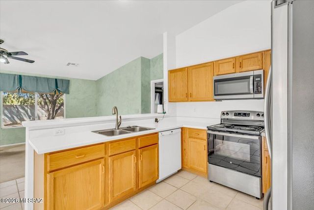 10009 E Moonstruck Way, Tucson, AZ 85747