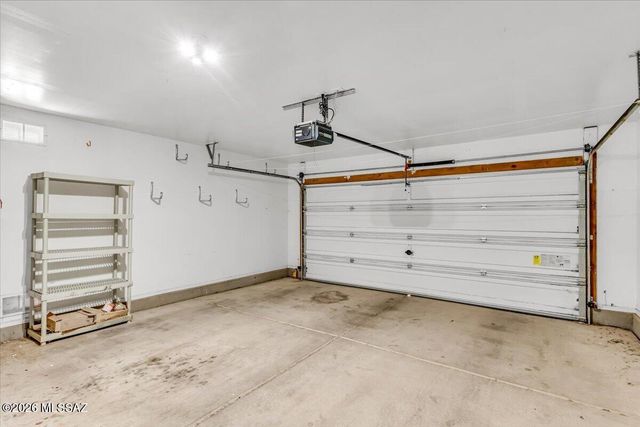 10009 E Moonstruck Way, Tucson, AZ 85747