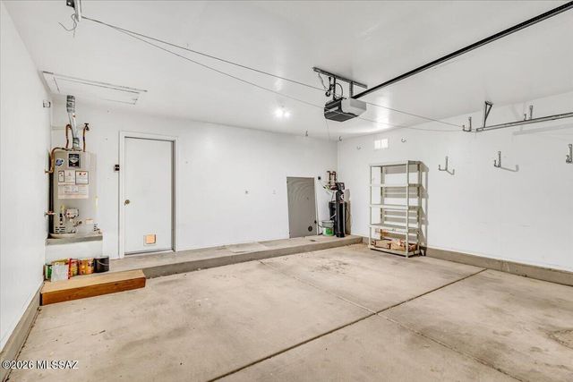 10009 E Moonstruck Way, Tucson, AZ 85747