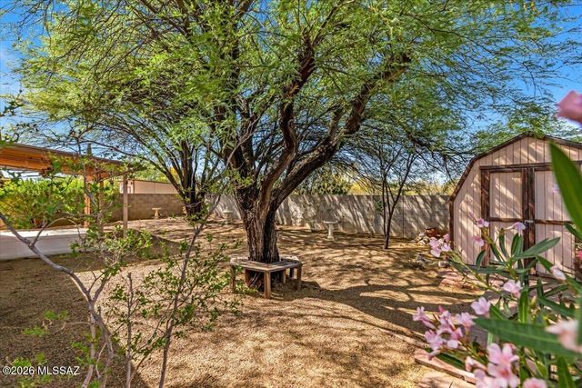 10009 E Moonstruck Way, Tucson, AZ 85747