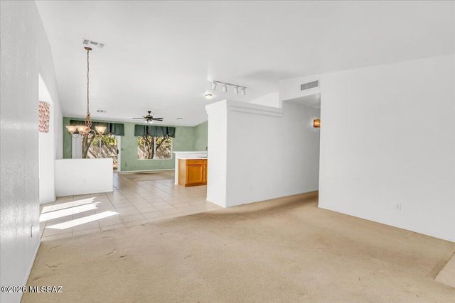 10009 E Moonstruck Way, Tucson, AZ 85747