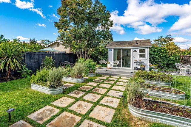 217 S Coombs St, Napa, CA 94559