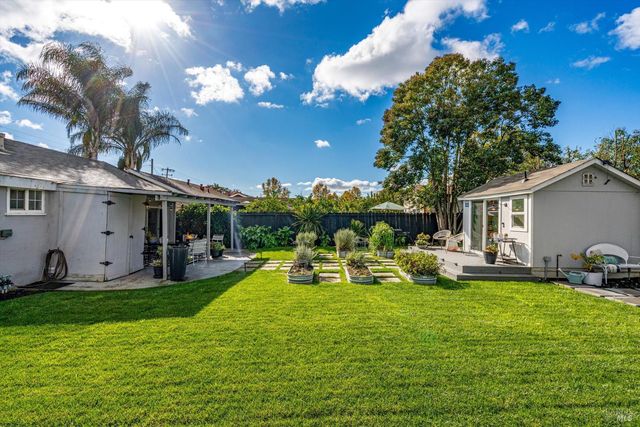 217 S Coombs St, Napa, CA 94559