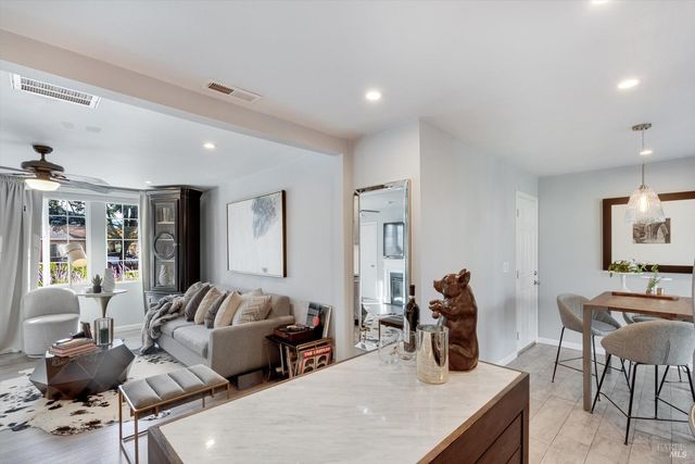 217 S Coombs St, Napa, CA 94559